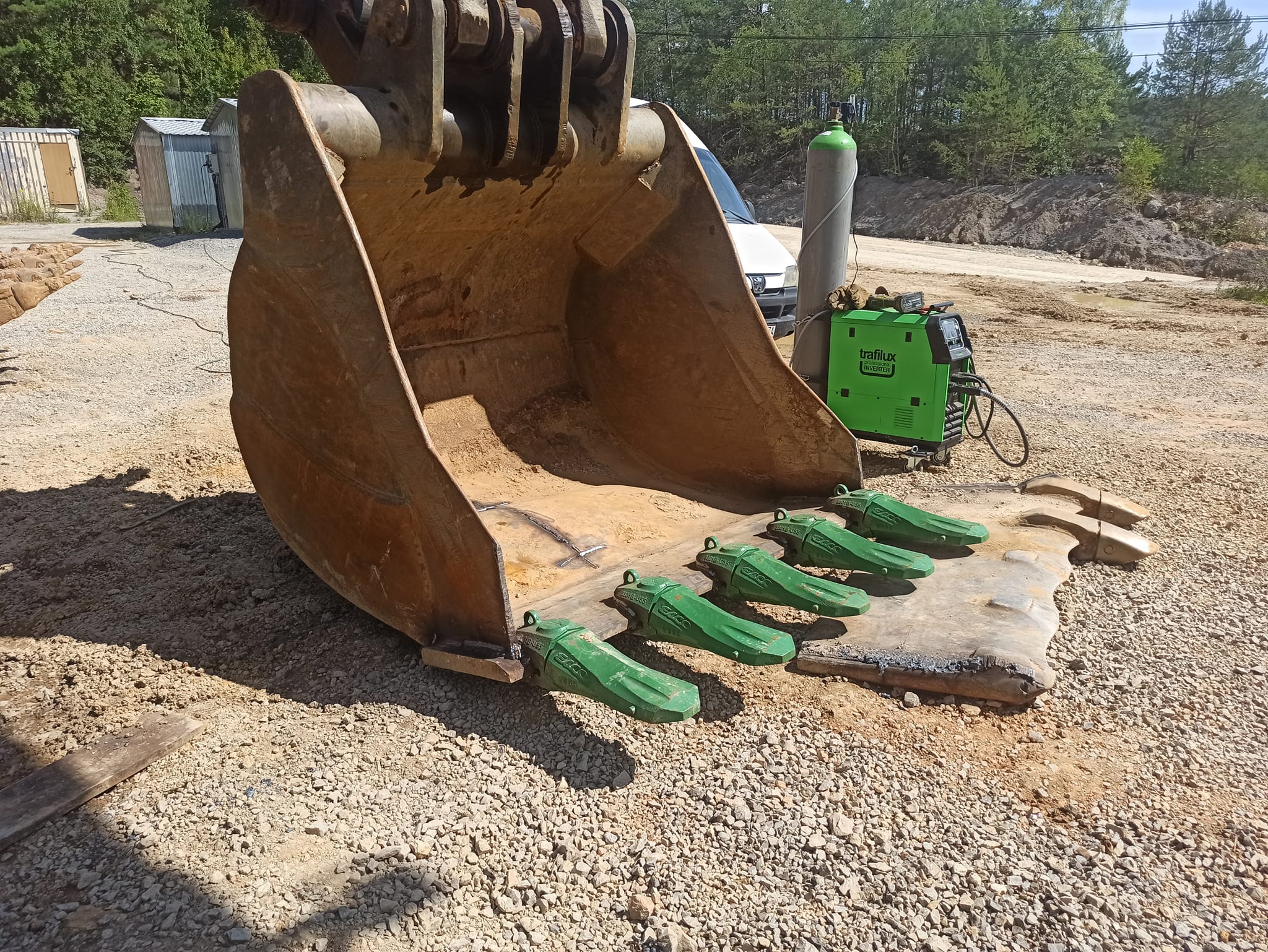 Naprawa łyżki koparki Liebherr 964