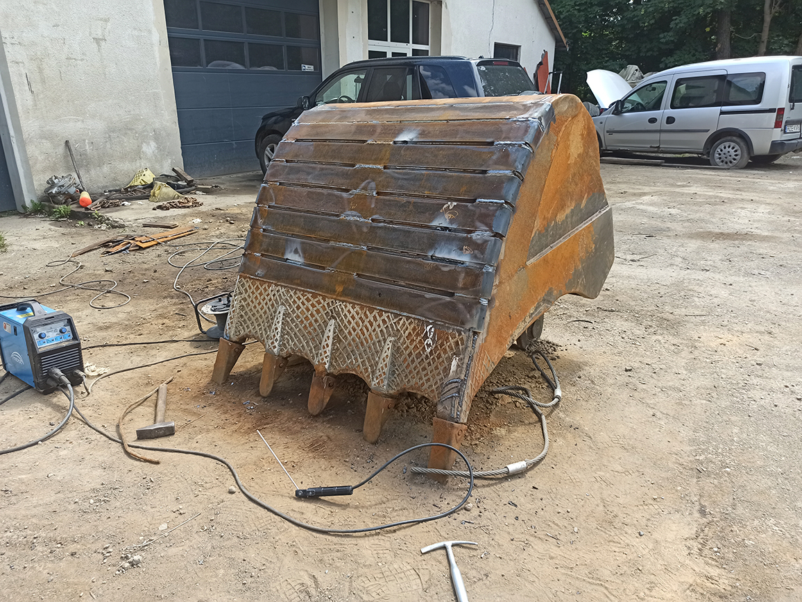 Naprawa spawalnicza kolejnej łyżki